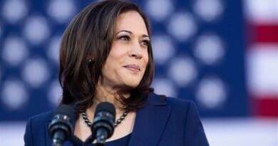 newsseals-kamalaharris