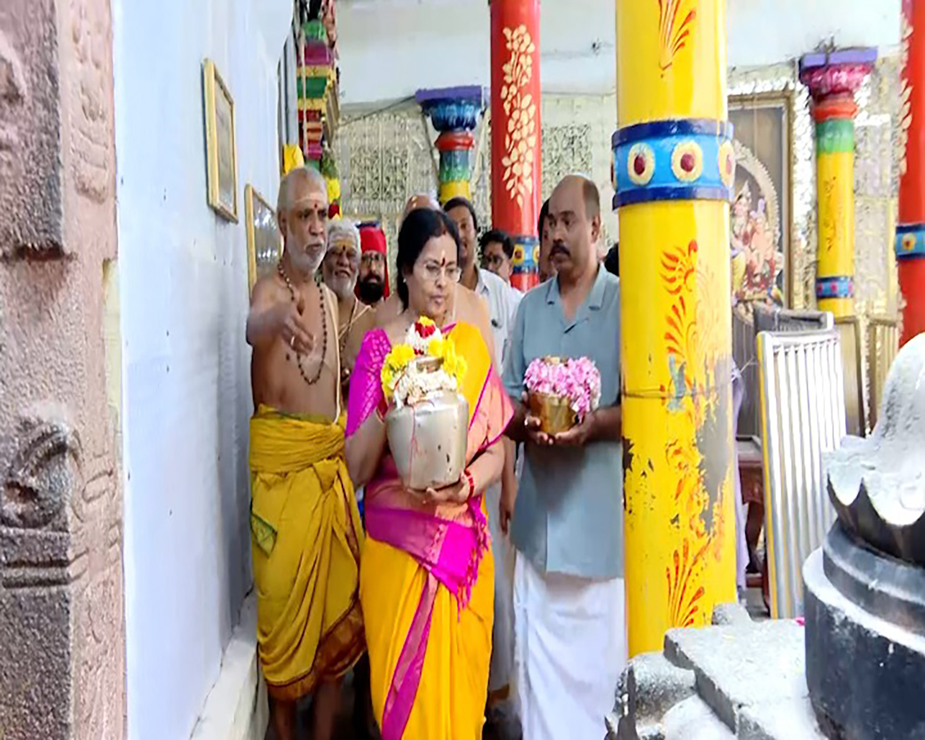 ఘనంగా కోయిల్ ఆళ్వార్ తిరుమంజనం