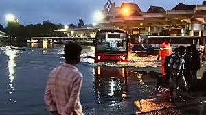 ముంచెత్తిన మూసీ నీట మునిగిన ఎంజీబీఎస్