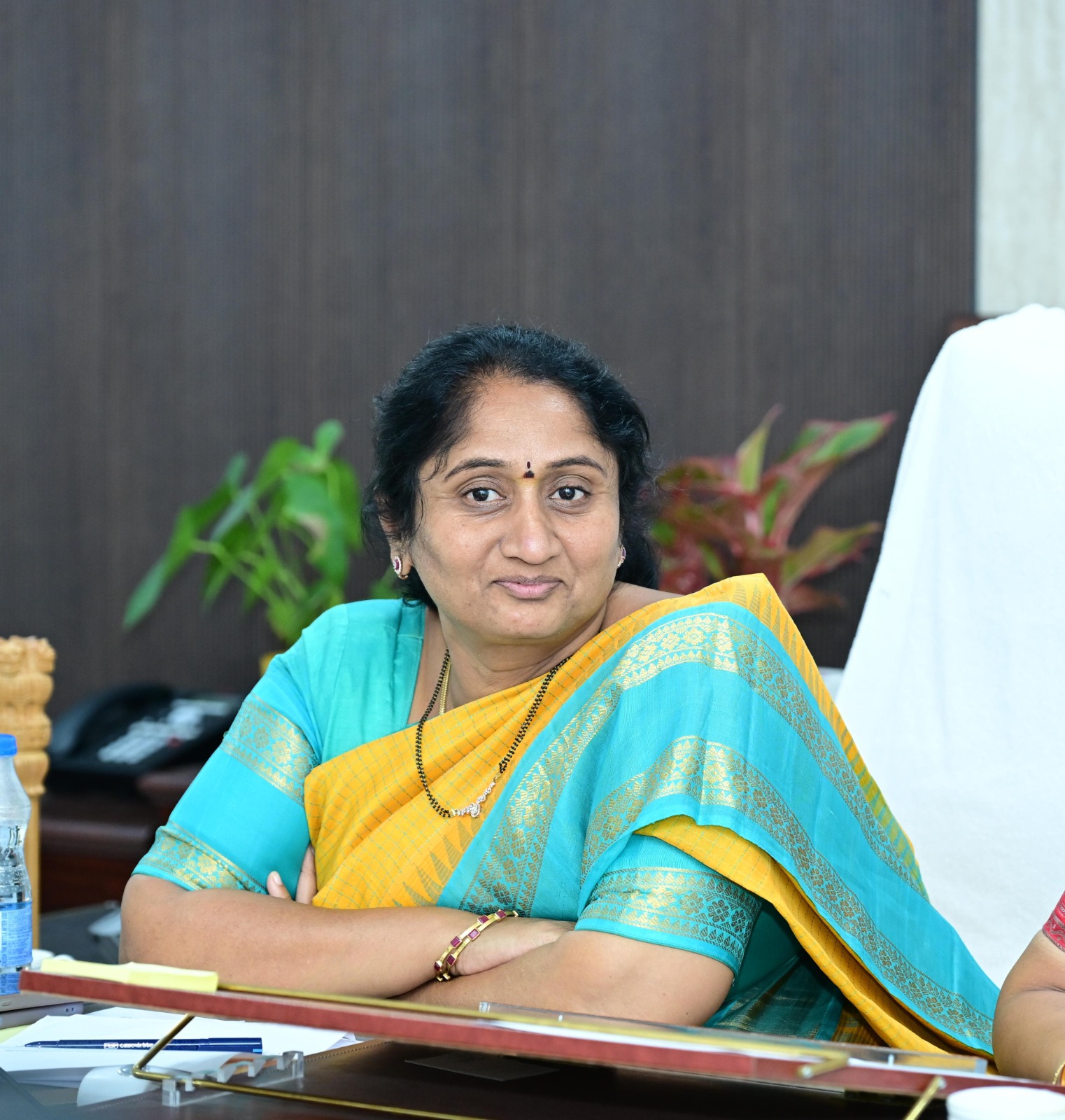 నేతన్నలకు ఆప్కో బకాయిల చెల్లింపు : స‌విత‌