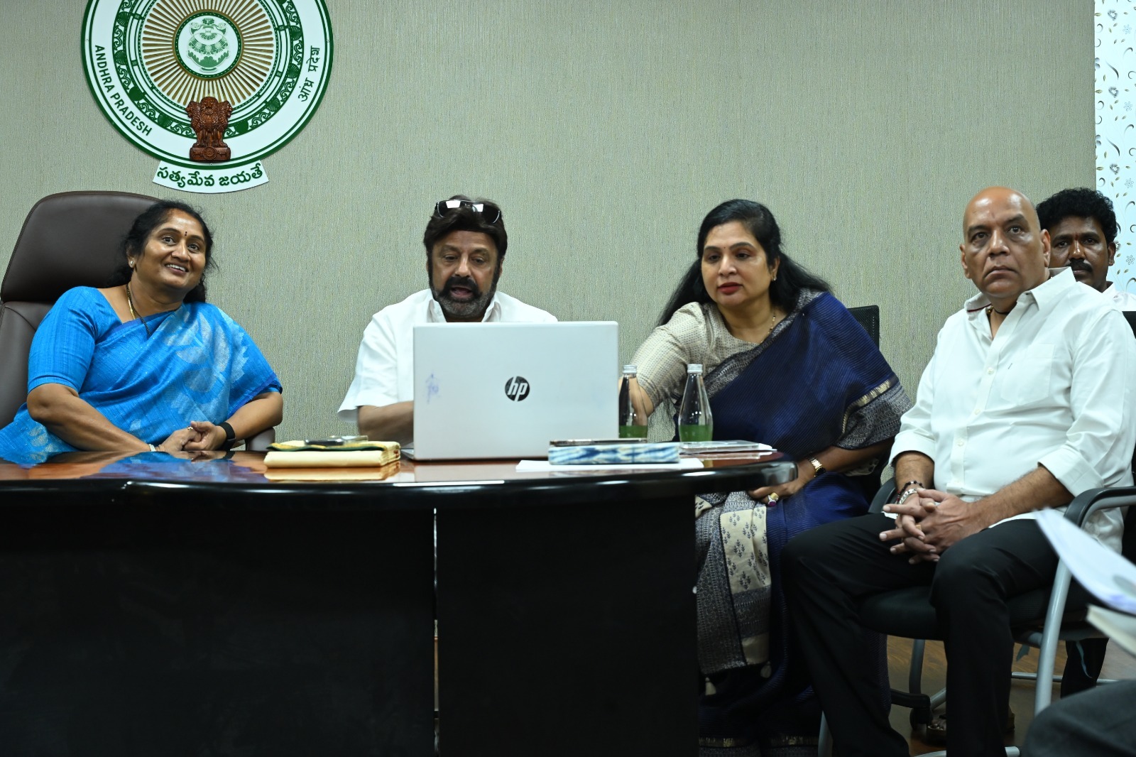 హిందూపురంలో ఎస్సీడీపీ ఏర్పాటు : స‌విత