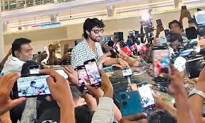 తిల‌క్ వ‌ర్మ‌కు ఘ‌న స్వాగ‌తం