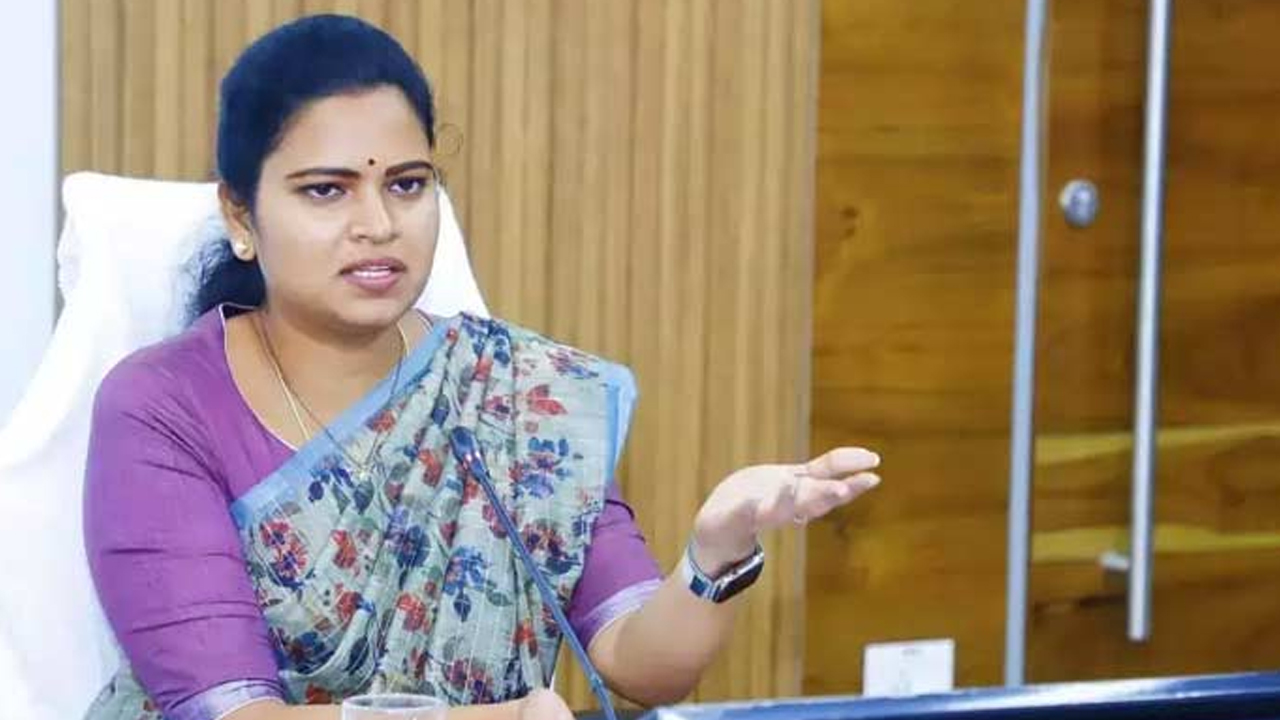 ఏపీలో ప్ర‌మాదంలో ప్ర‌జారోగ్యం : ర‌జిని