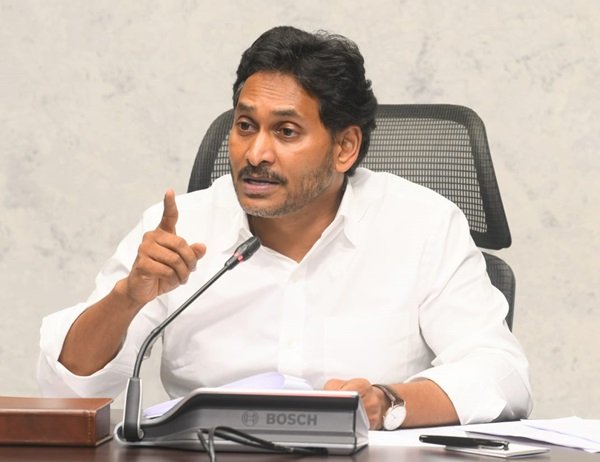 ప్ర‌భుత్వ నిర్ల‌క్ష్యం ట‌మాట రైతులు ఆగ‌మాగం