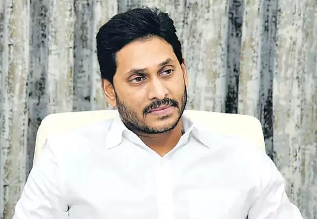 తుపాను బాధితుల‌కు అండ‌గా నిల‌వాలి
