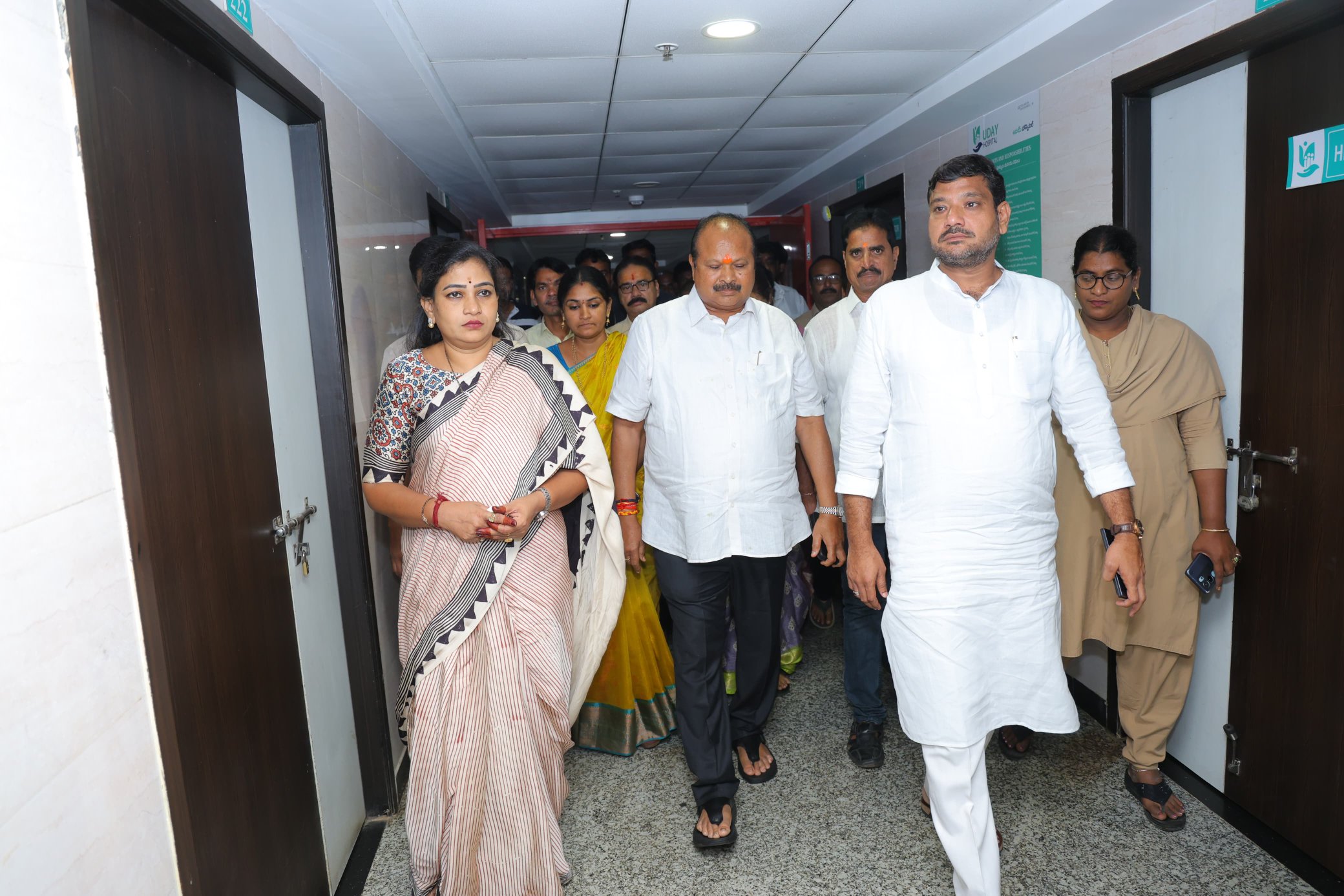 చ‌ట్టాన్ని చేతుల్లోకి తీసుకుంటే ఊరుకోం