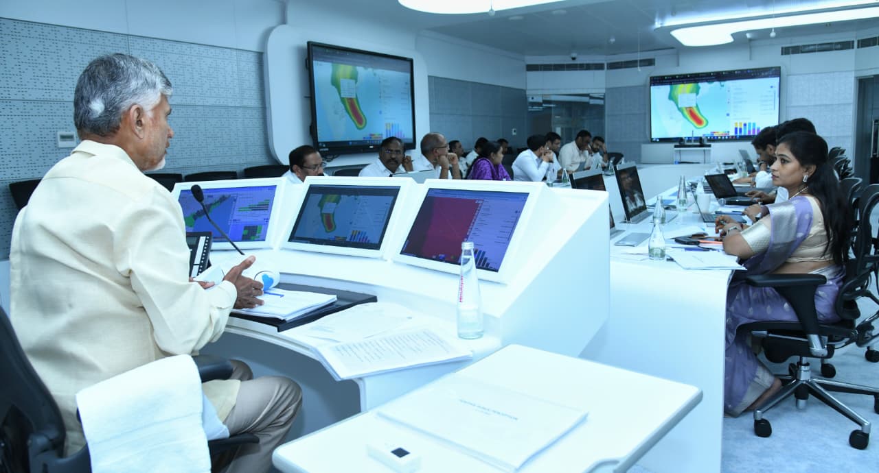 స‌హాయ‌క చ‌ర్య‌లపై సీఎం స‌మీక్ష