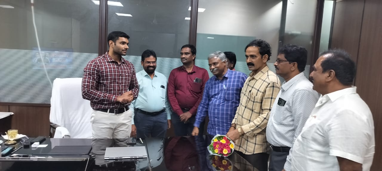 ఏపీ మీడియా అకాడమీని బ‌లోపేతం చేయాలి