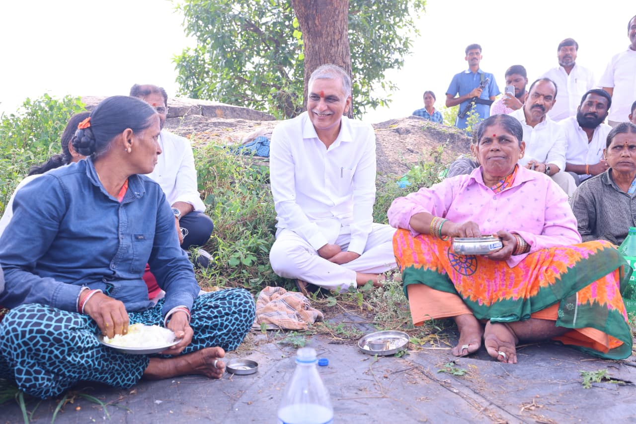 ధాన్యం కొనుగోలు కేంద్రాలు ఏర్పాటు చేయాలి