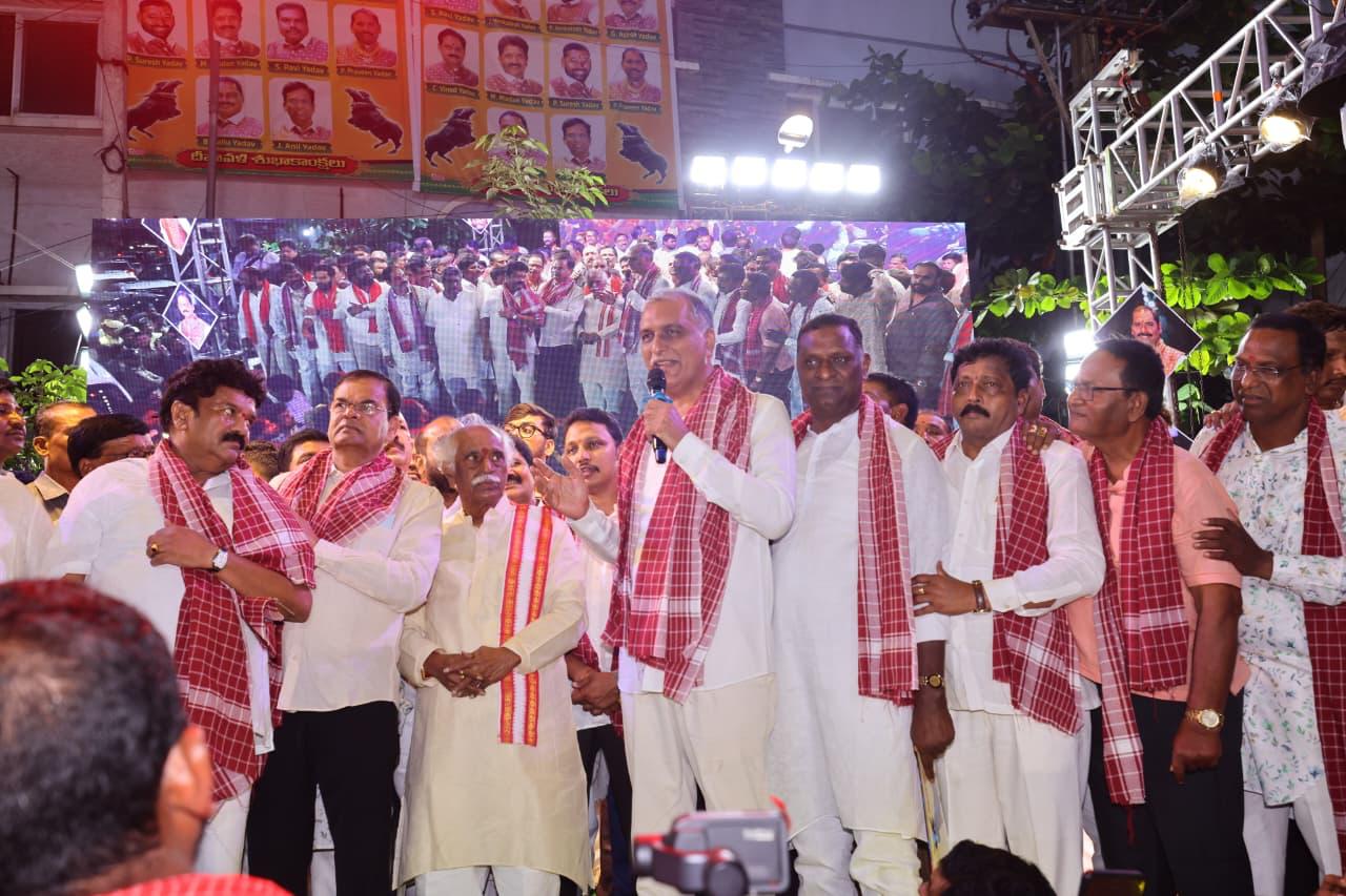 స‌ద‌ర్ పండుగ‌కు పైసా ఇవ్వ‌ని స‌ర్కార్ : హ‌రీశ్