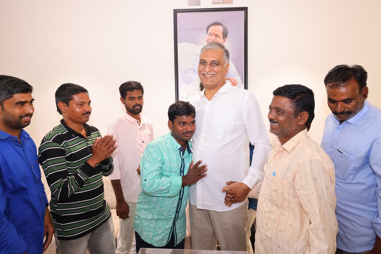 కేసీఆర్ ఆదేశాల‌తో వ‌ల‌స కార్మికుల‌కు విముక్తి