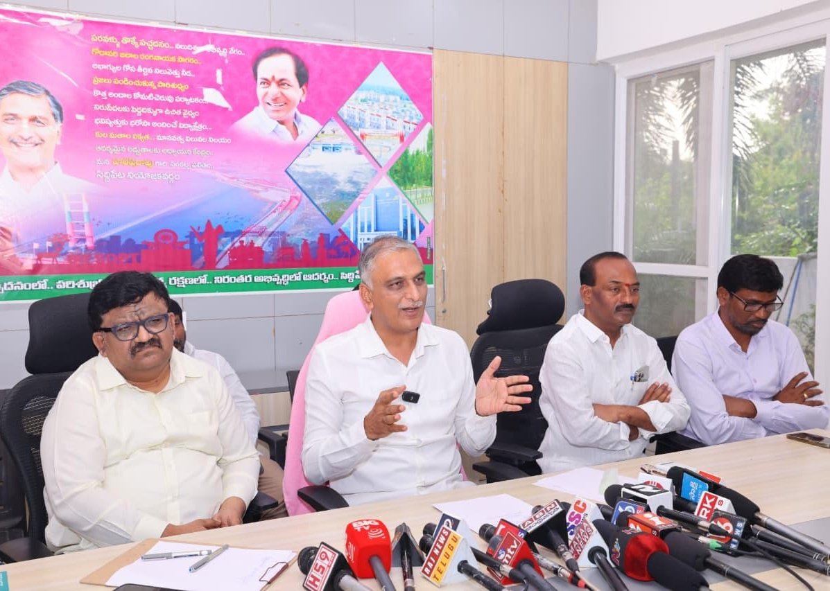 ఉద్యోగుల‌పై స‌ర్కార్ వివ‌క్ష త‌గ‌దు : హ‌రశ్ రావు