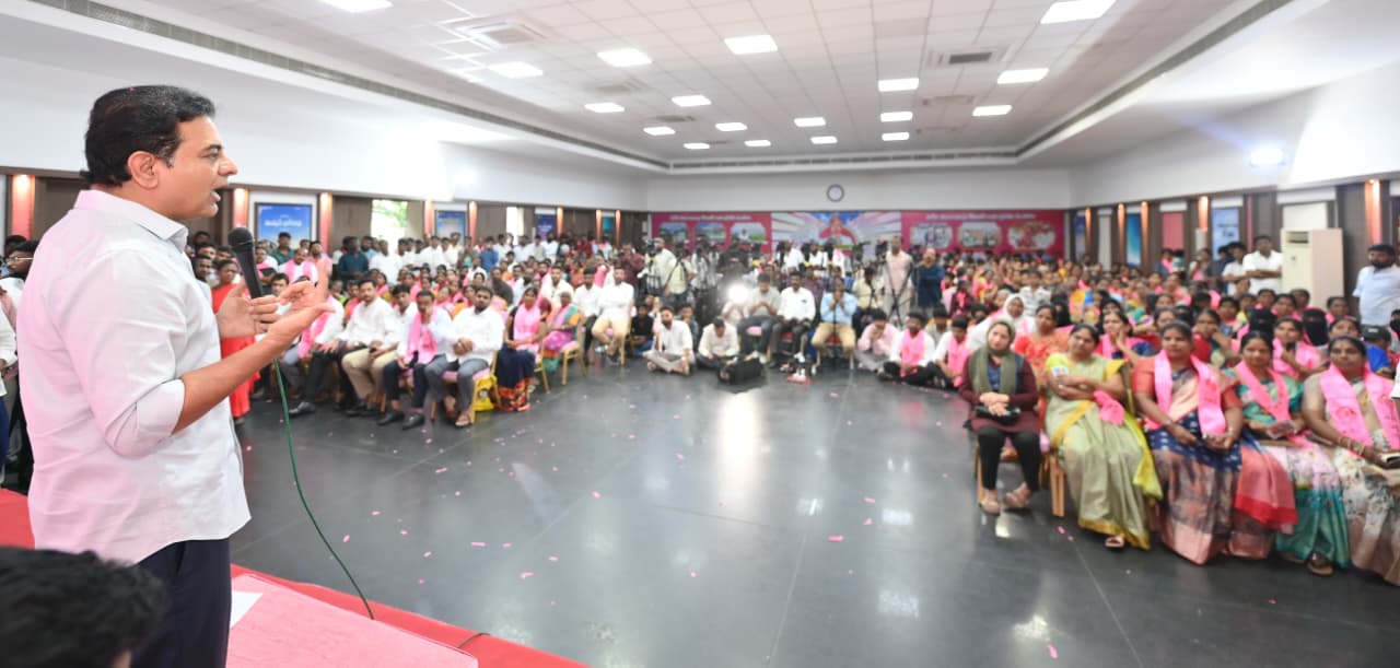 కాంగ్రెస్, బీజేపీలకు ఓటు వేస్తే మోరీలో వేసినట్లే