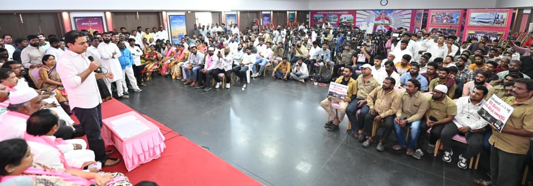 ఆటో డ్రైవ‌ర్ల‌ను మోసం చేసిన స‌ర్కార్