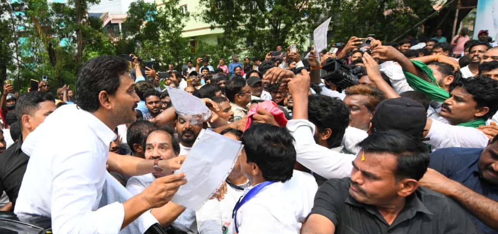 విశాఖ ఉక్కు ఆంధ్రుల హ‌క్కు : జ‌గ‌న్