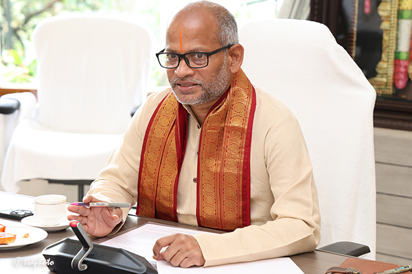 భ‌క్తుల‌కు సాంప్రదాయ ఆహారం అందించాలి