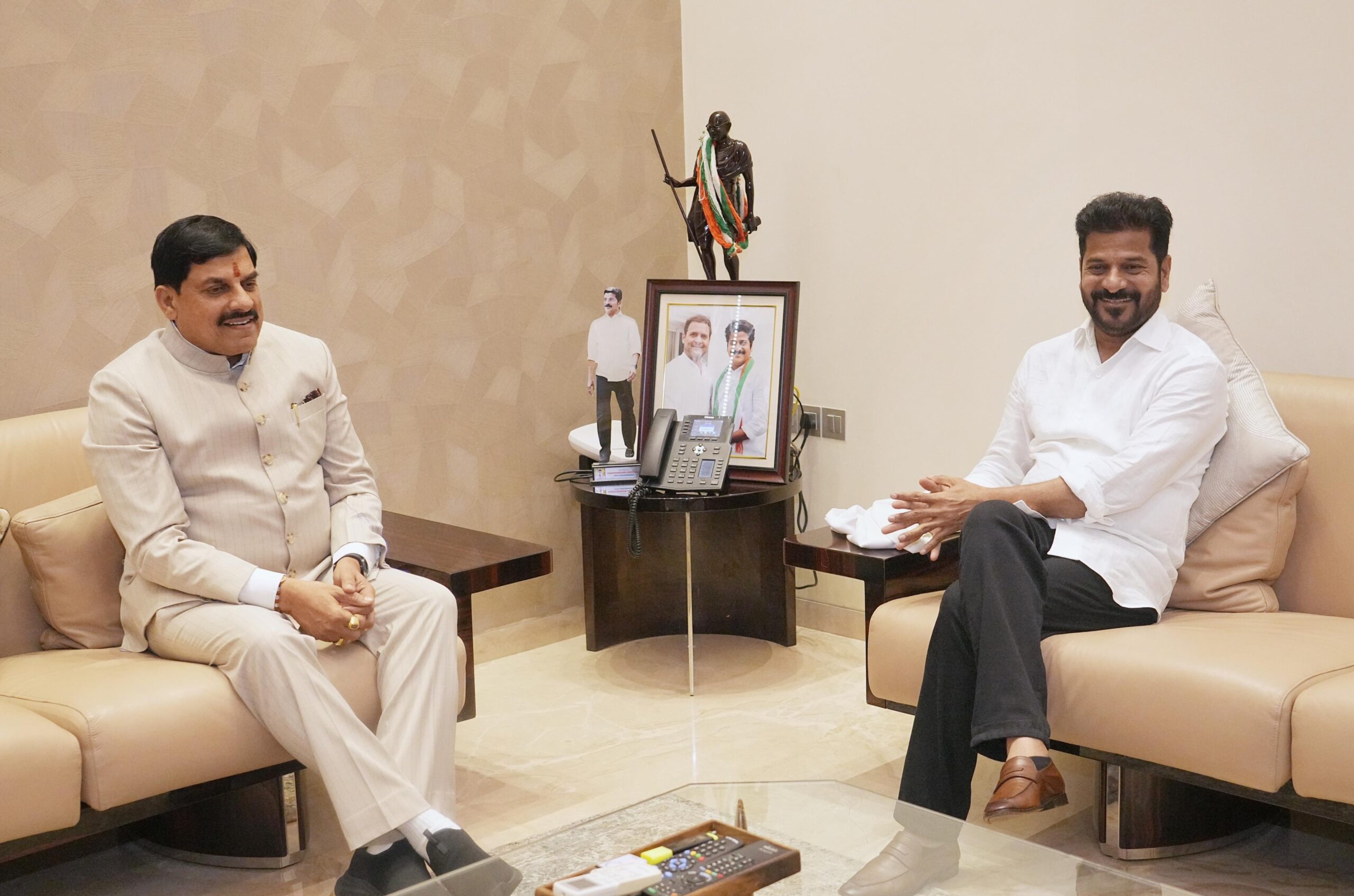 రేవంత్ రెడ్డితో మ‌ధ్య‌ప్ర‌దేశ్ సీఎం భేటీ