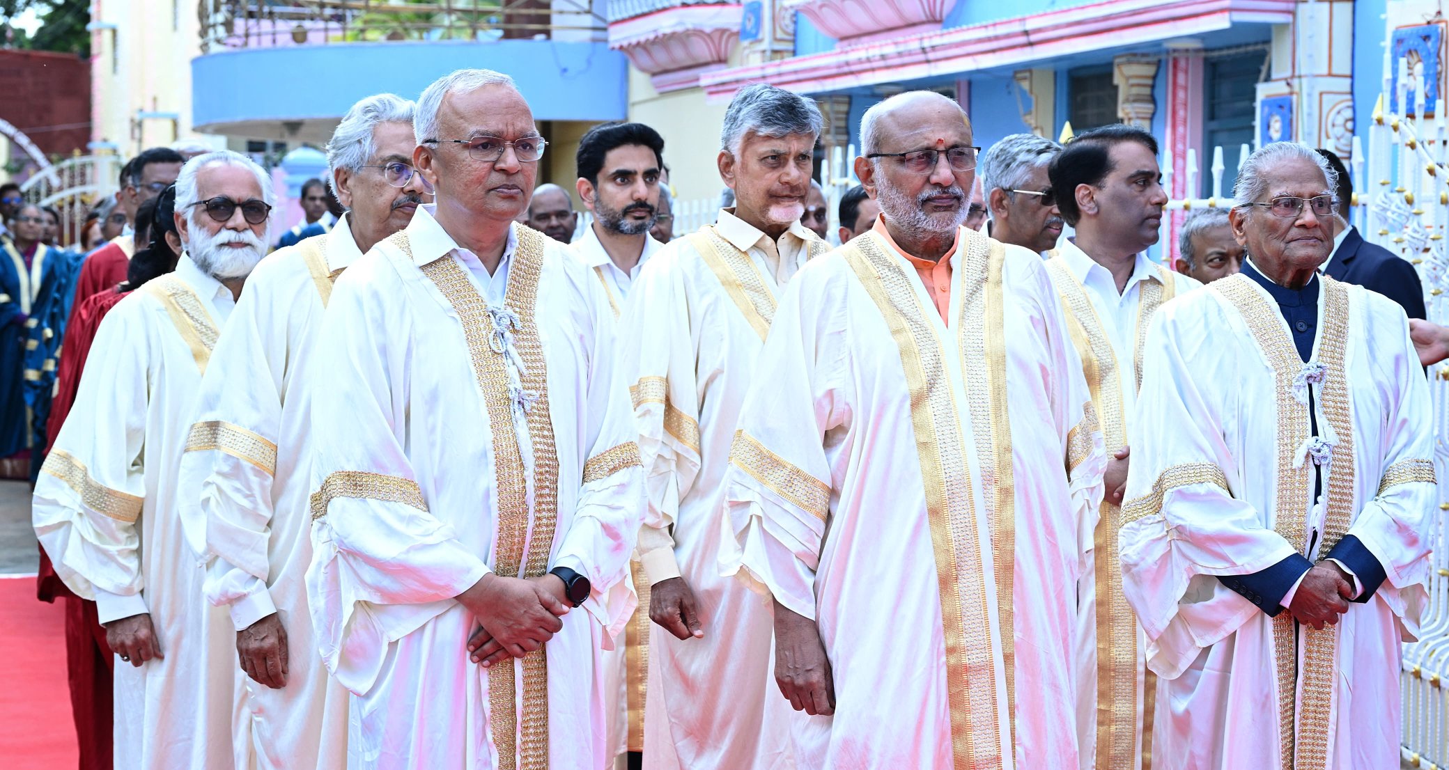 విద్యార్థులే స‌త్య‌సాయి బాబాకు బ్రాండ్ అంబాసిడ‌ర్లు