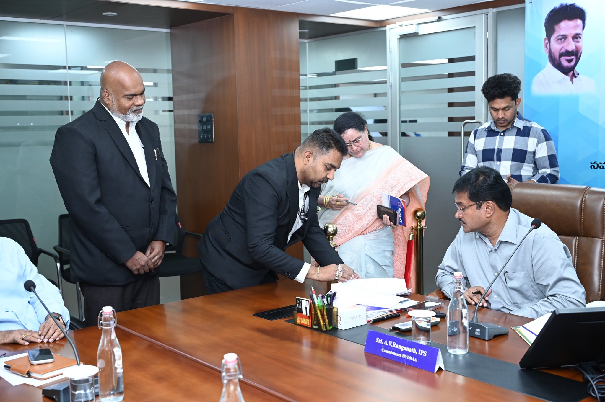 హైడ్రా ప్ర‌జావాణిలో ఫిర్యాదుల వెల్లువ‌