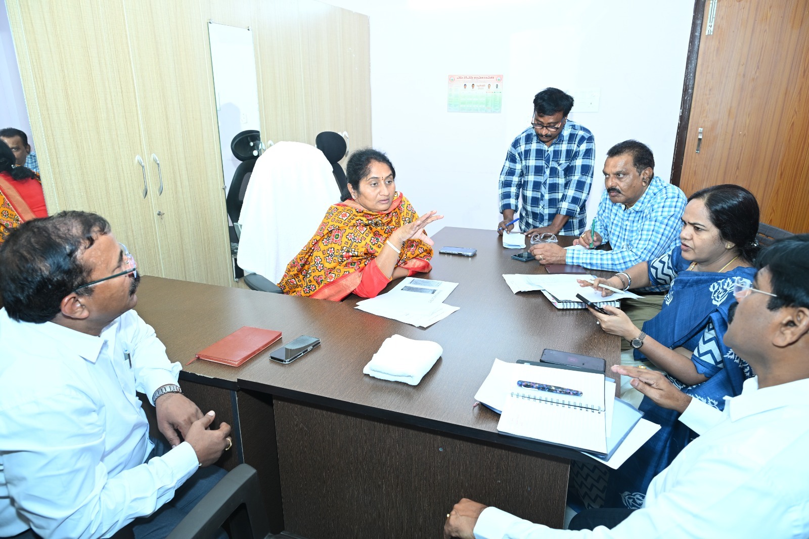 ఉచితంగా బీసీలకు సివిల్స్ లో శిక్ష‌ణ