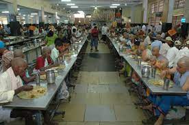 బ్ర‌హ్మోత్స‌వాల‌లో ఆక‌లి తీరుస్తున్న‌ అన్న‌దానం