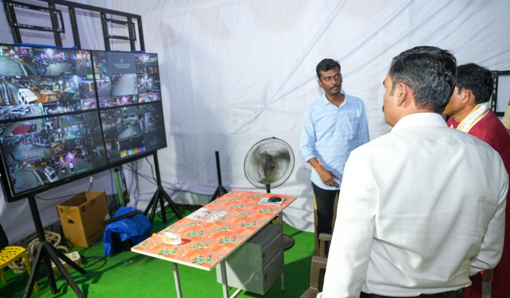 ఏర్పాట్లను ప‌రిశీలించిన ఎస్పీ, సీవో