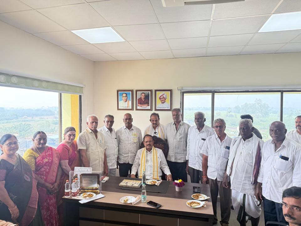 విద్య‌, వైద్యం మాత్ర‌మే ఉచితంగా ఇవ్వాలి