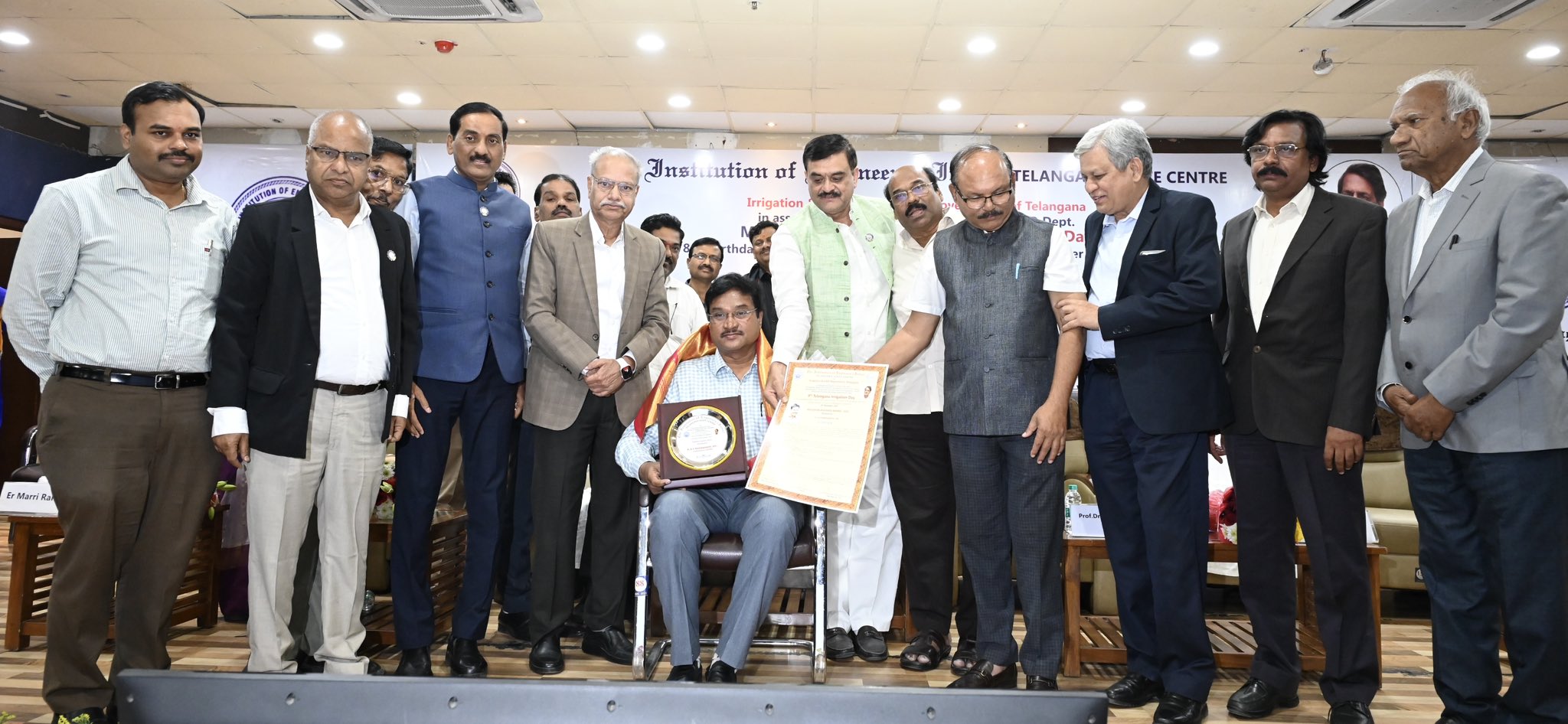 ఇంజ‌నీర్లు కొత్త టెక్నాల‌జీపై దృష్టి సారించాలి