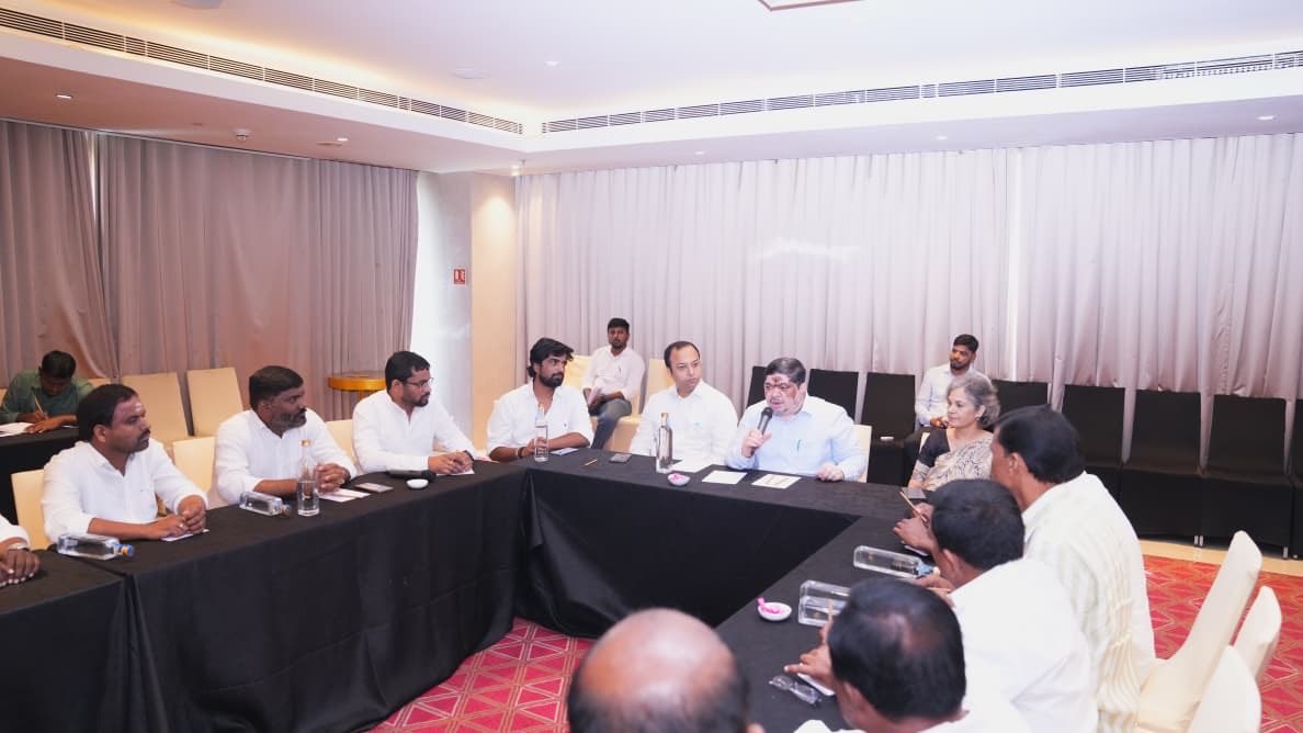 newsseeals_ponnamPrabhakar