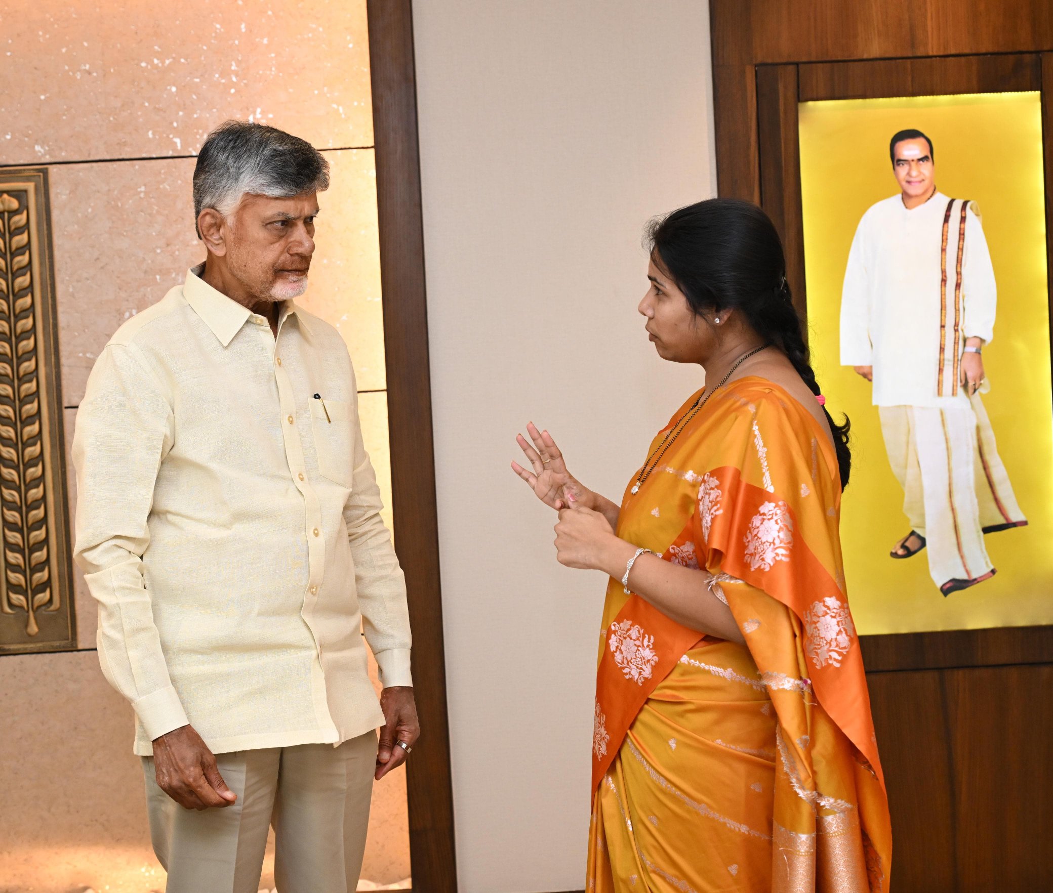 చెంచుల‌పై ఆంక్ష‌లు ఎత్తి వేయాలి