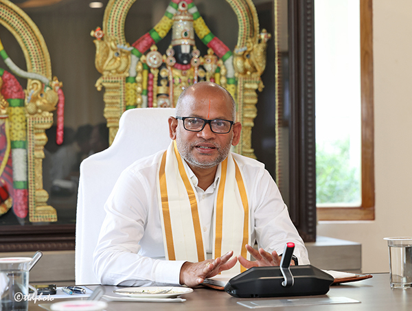 బ‌యో గ్యాస్ ప్లాంట్ నిర్మాణ ప‌నులు వేగ‌వంతం చేయాలి