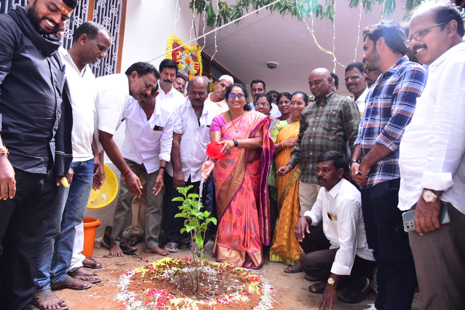 newsseals-MinisterSavitha