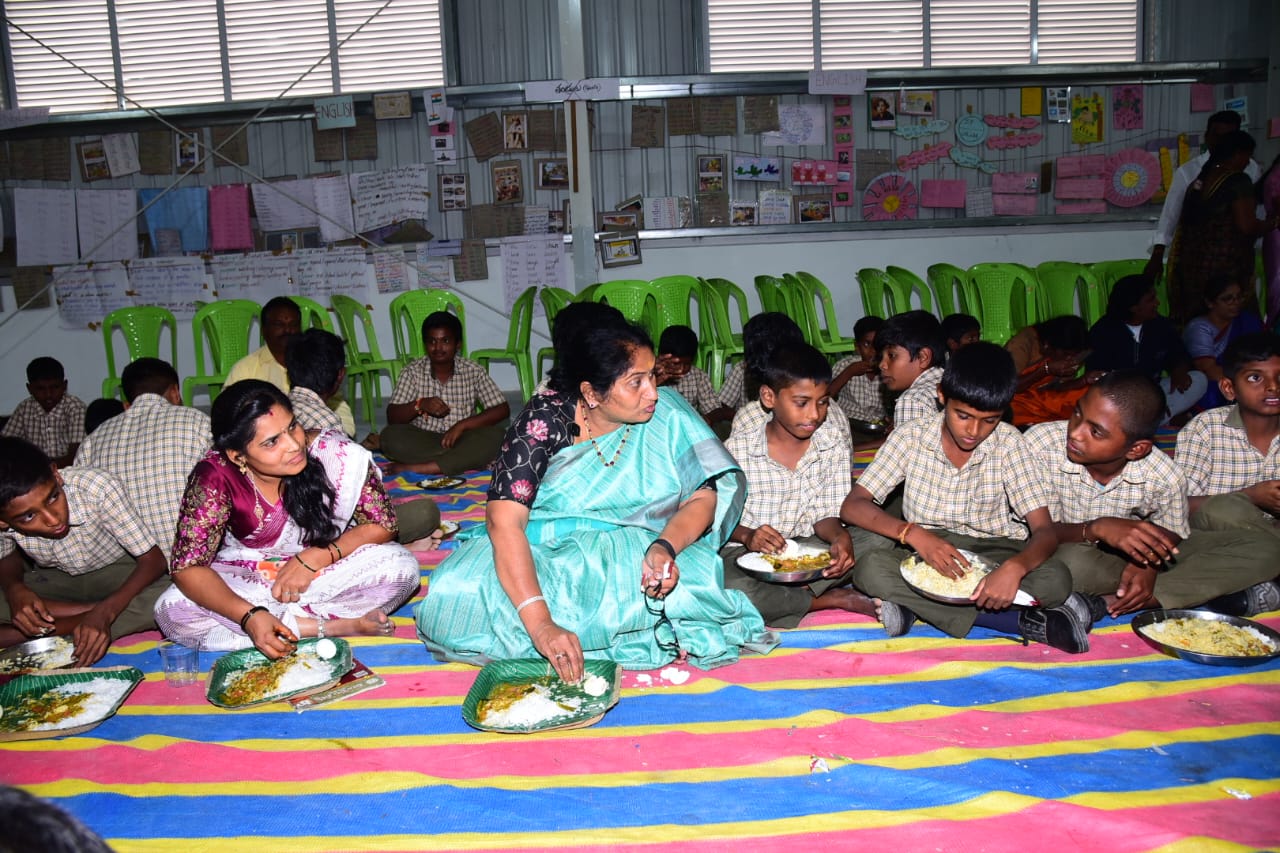 newsseals-MinisterSavitha