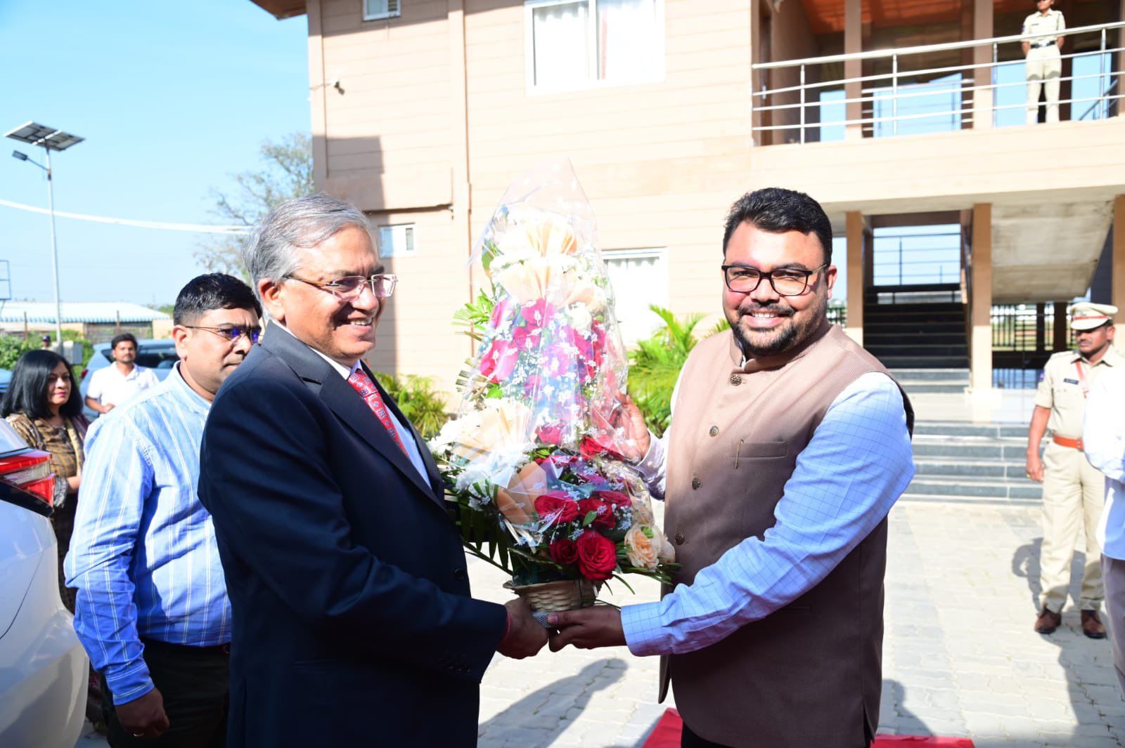 ప్ర‌ధాన ఎన్నిక‌ల క‌మిష‌న‌ర్ కు గ్రాండ్ వెల్ క‌మ్