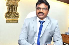 గిఫ్టులు వ‌ద్దు విద్యార్థుల‌కు ఇవ్వండి