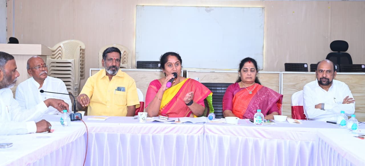 త్వరలోనే బీసీలకు రక్షణ చట్టం : సవిత