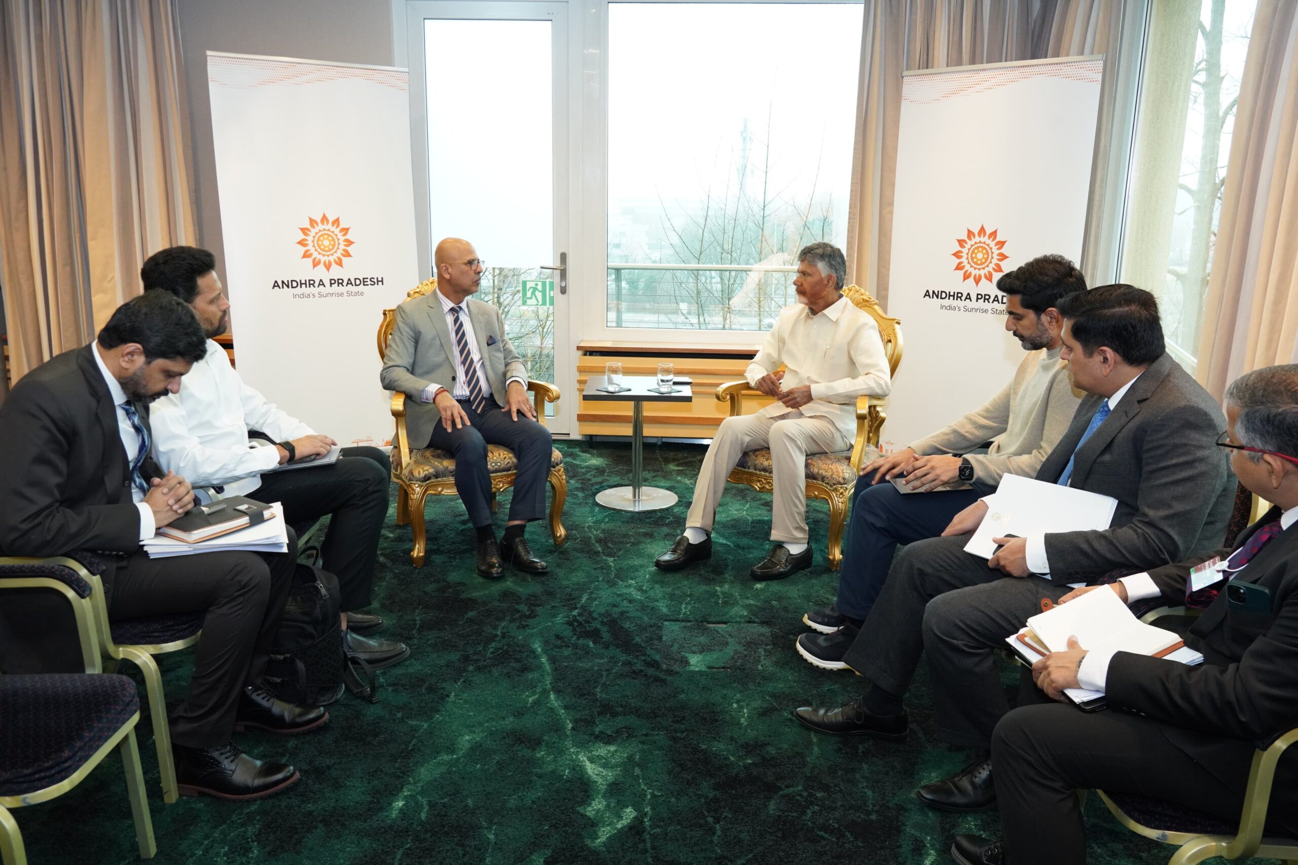 జురిచ్ లో ఏపీ సీఎం చంద్ర‌బాబు బిజీ బిజీ