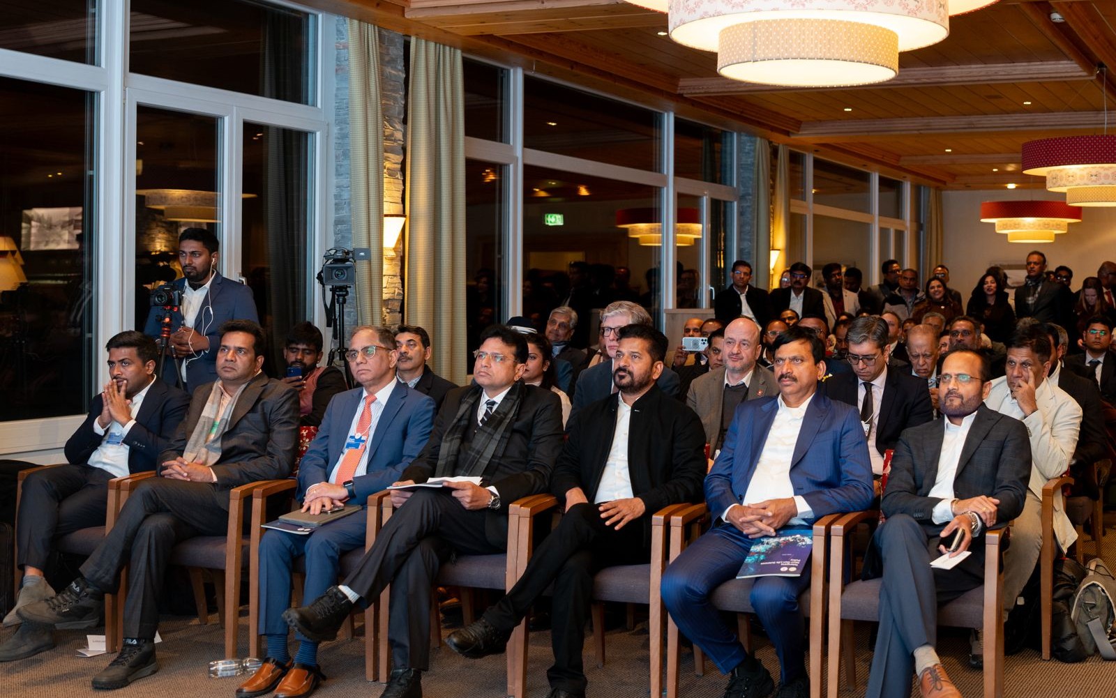 పెట్టుబ‌డుల‌కు హైద‌రాబాద్ స్వ‌ర్గ‌ధామం