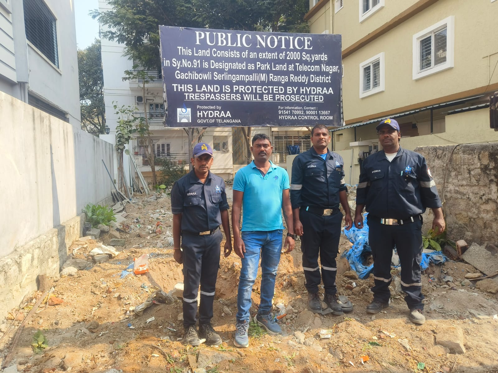 శామీర్‌పేట‌లో రోడ్డు ఆక్ర‌మ‌ణ‌ల తొల‌గింపు