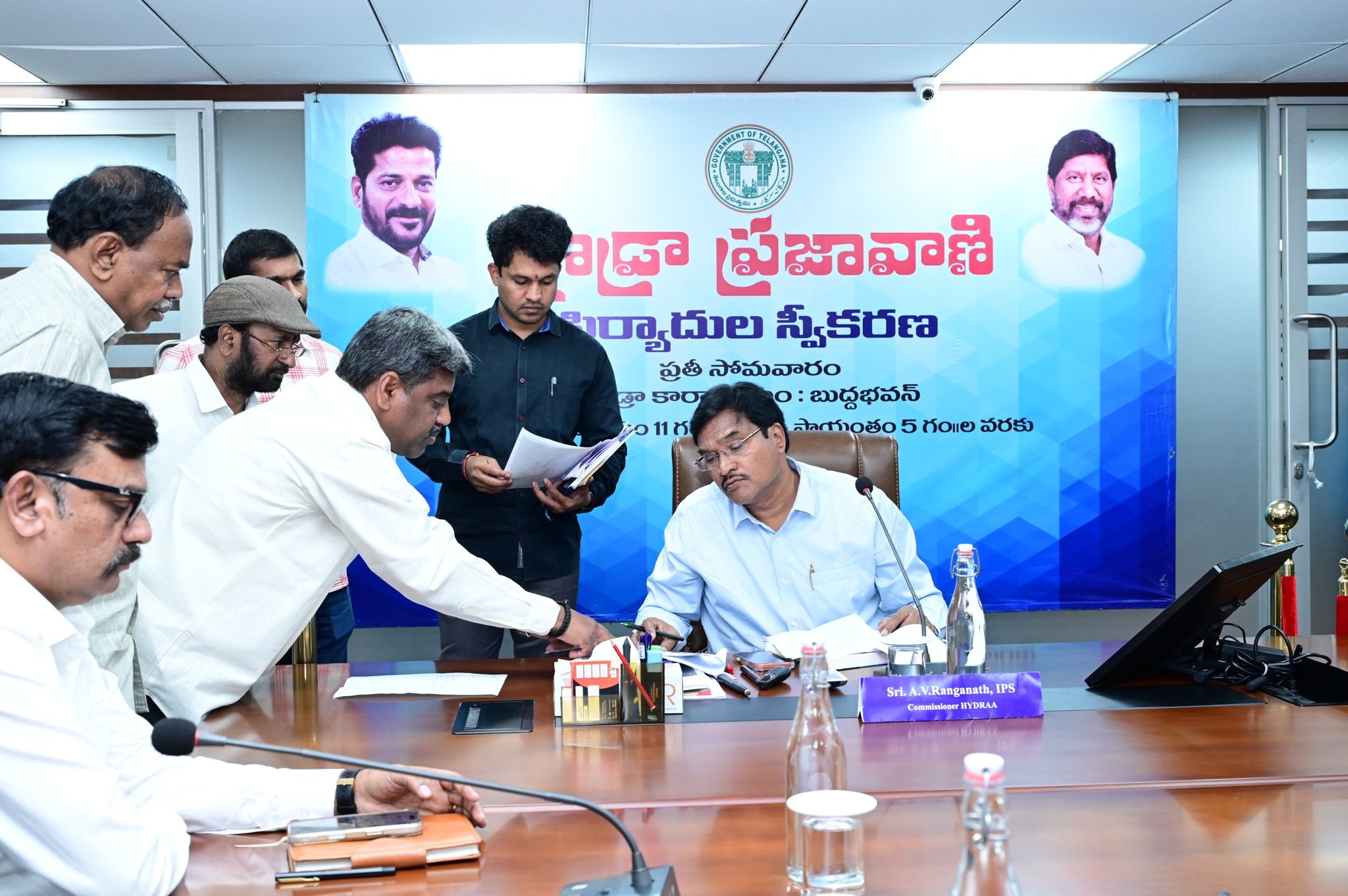 హైడ్రా ప్ర‌జావాణికి 43 ఫిర్యాదులు : క‌మిష‌న‌ర్
