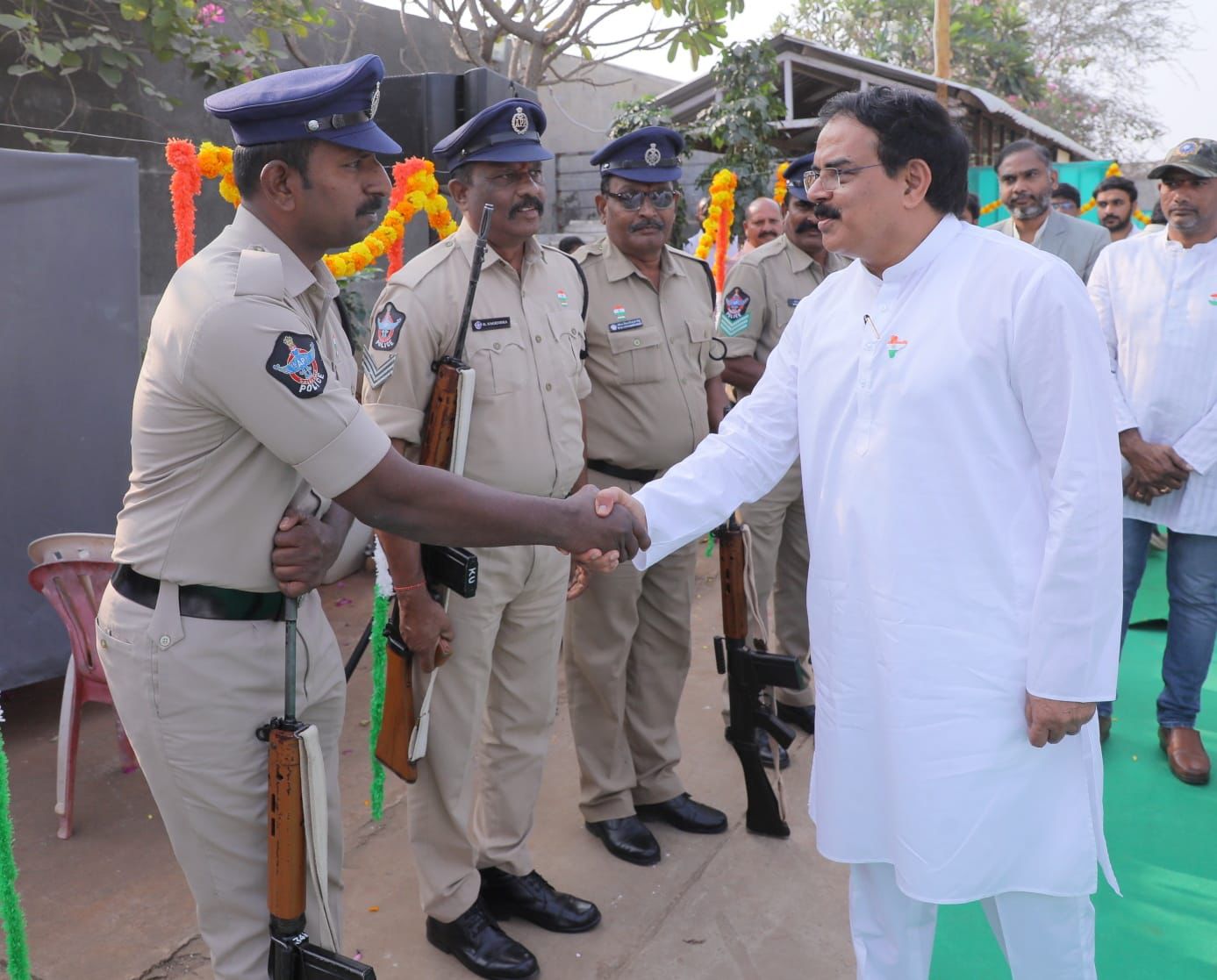 భారత రాజ్యాంగం అత్యున్నతమైనది