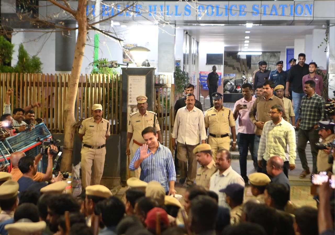 ఫోన్ ట్యాపింగ్ కేసు ఉత్త ముచ్చ‌ట : కేటీఆర్