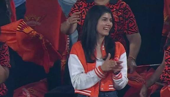 ‘ఎక్స్ ‘లోకి మళ్లీ ఎంట్రీ ఇచ్చిన కావ్య పాప