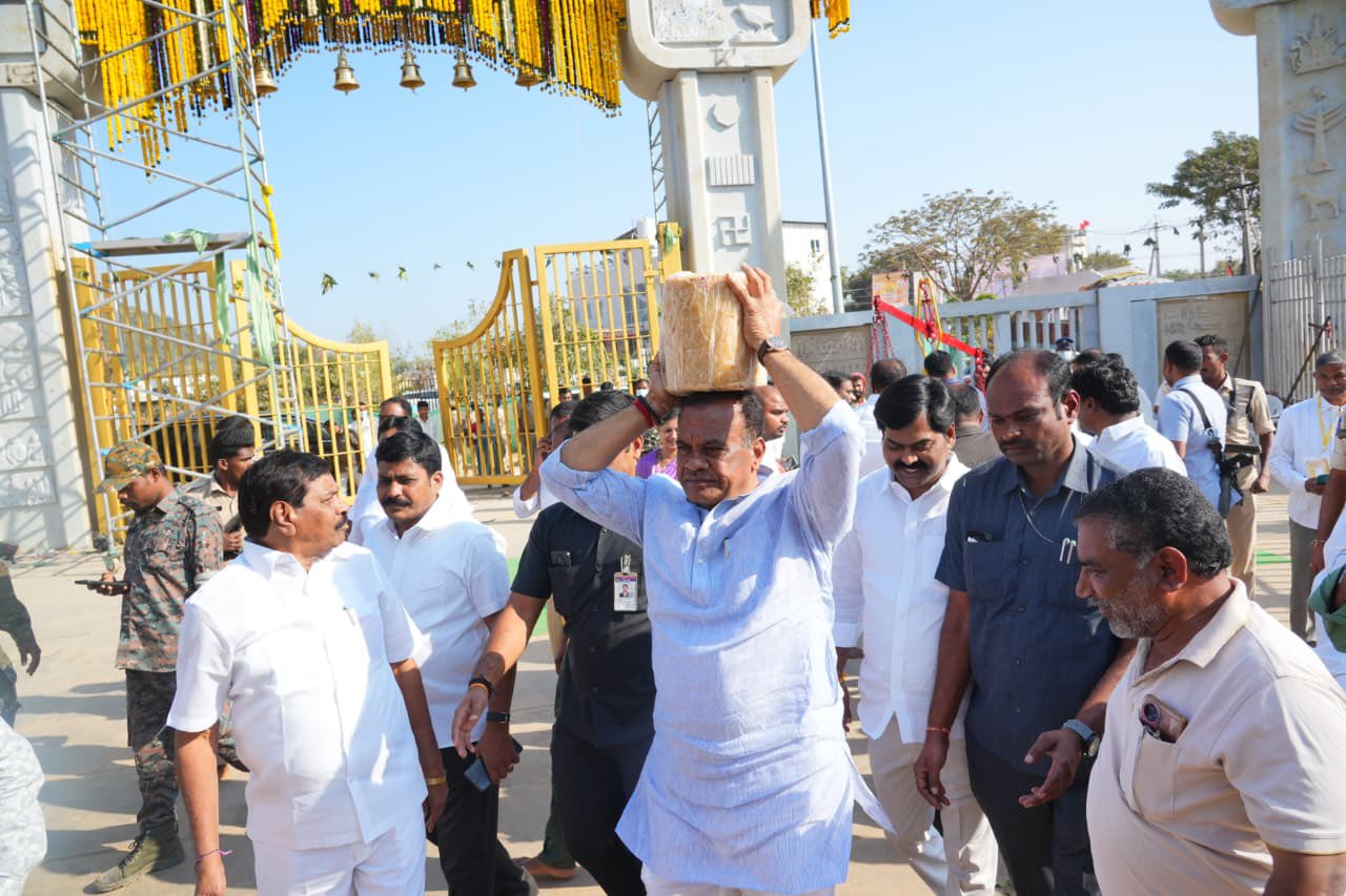 వ‌న‌ దేవ‌త‌ల‌ను ద‌ర్శించుకున్న కోమ‌టిరెడ్డి వెంక‌ట్ రెడ్డి