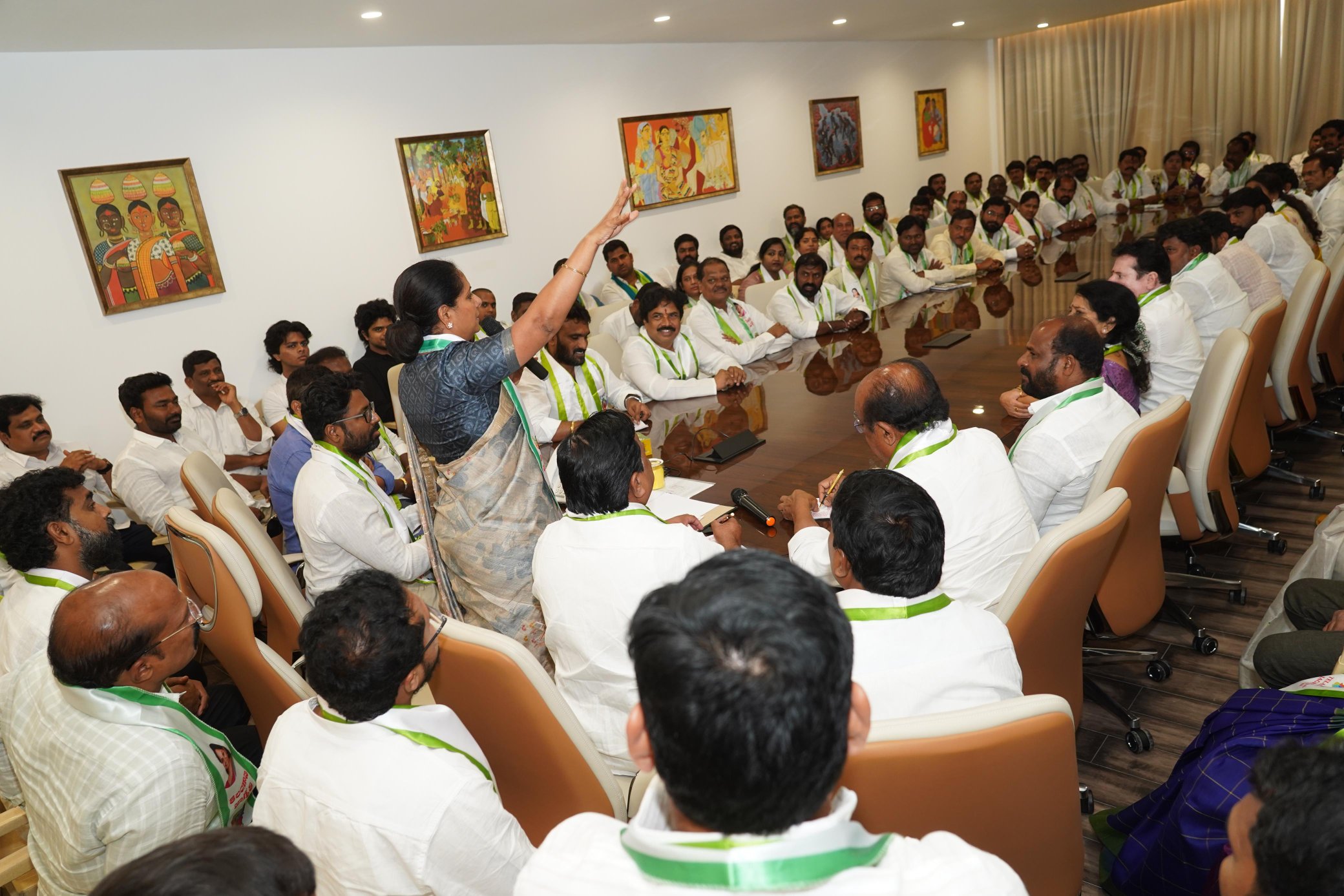 న‌న్ను చిత్ర‌హింస‌ల‌కు గురి చేశారు : క‌విత