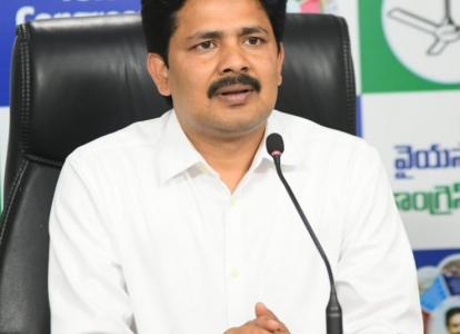 ఆల‌యాల భ‌ద్ర‌త‌ను గాలికి వ‌దిలేశారు