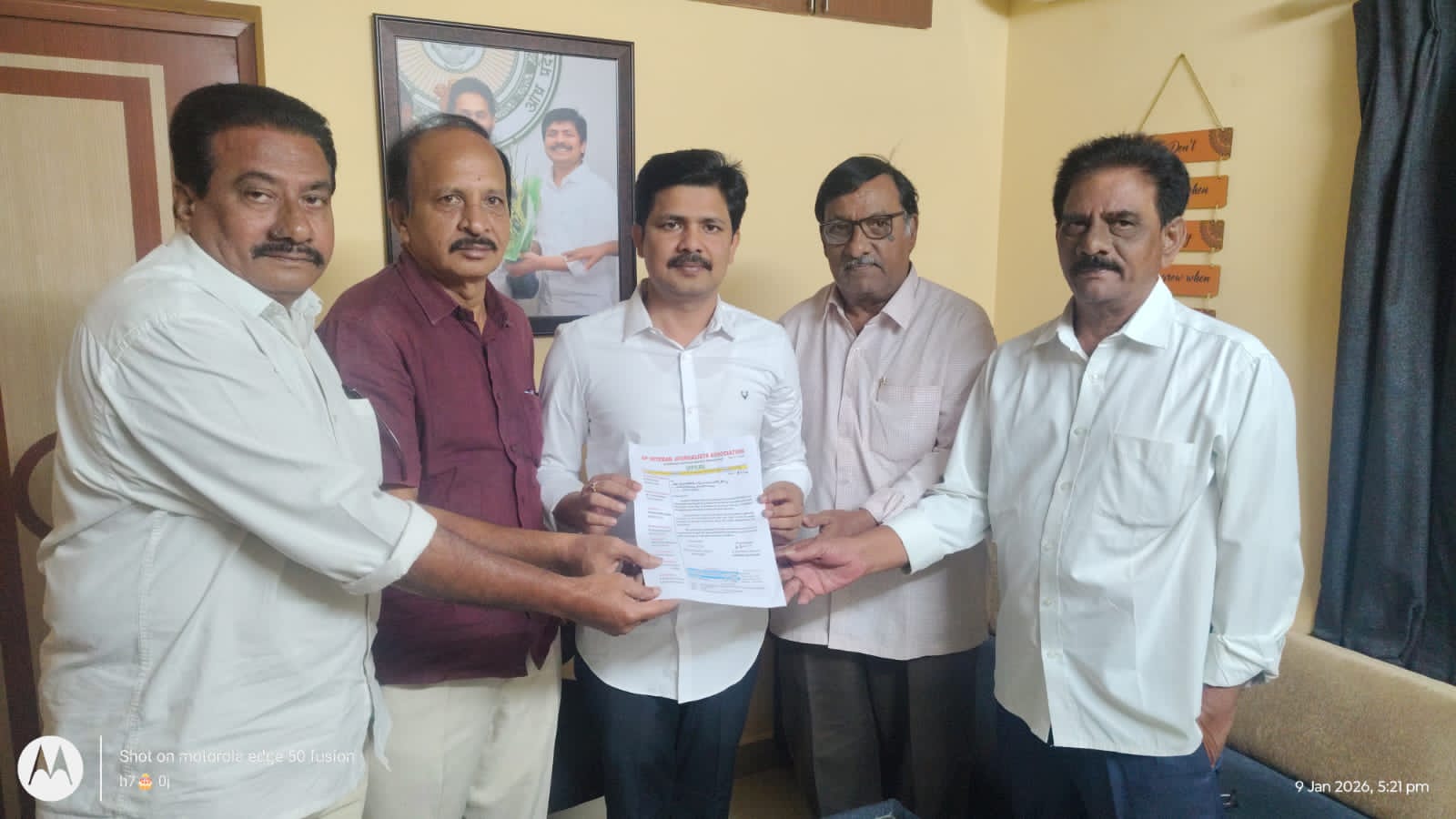 సీనియర్ జర్నలిస్ట్ ల పెన్షన్ కోసం కృషి చేస్తా