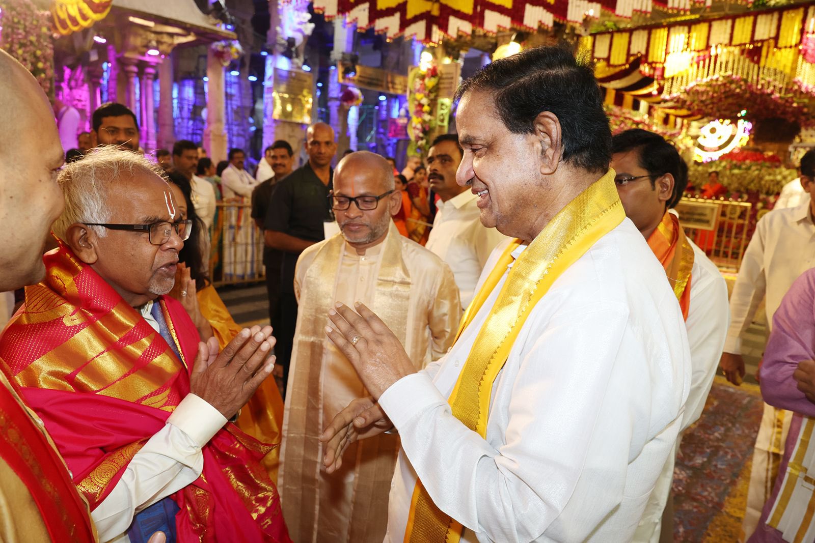 శ్రీవారి సేవలో మారిషస్ దేశాధ్యక్షుడు