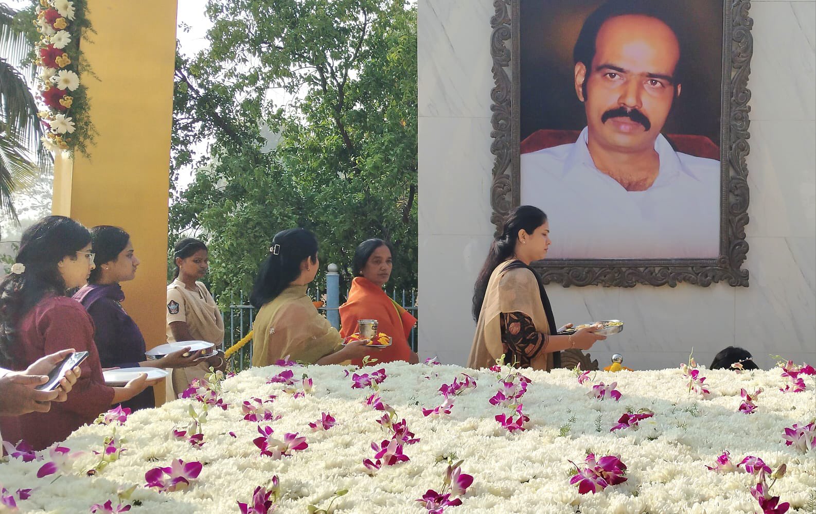 అస్తమించని సూరీడు పరిటాల రవీంద్ర