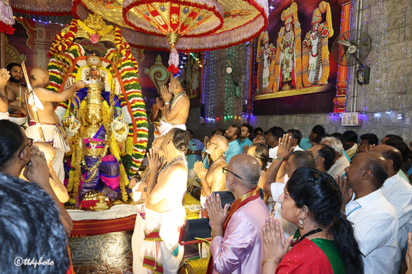 తిరుమలలో వైభవంగా పౌర్ణమి గరుడ సేవ
